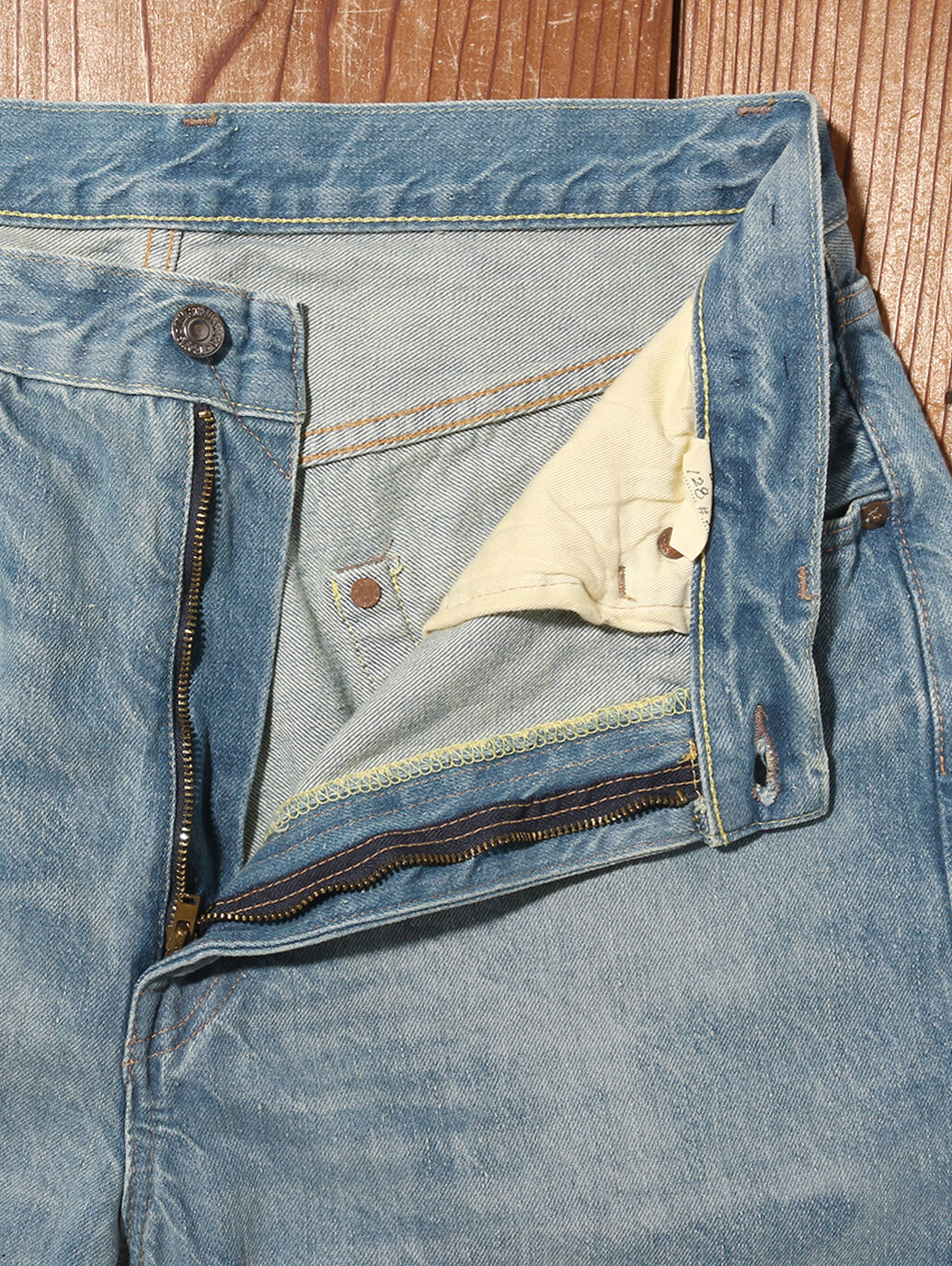 LIMITED EDITION LEVI'S® VINTAGE CLOTHING 1960モデル 501Z THE RUMBLE
